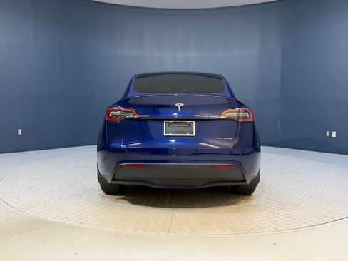 Used 2024 Tesla Model Y Long Range AWD/4WD image 10