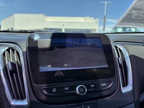 Used 2020 Chevrolet Malibu LT FWD image 21