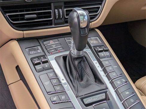 Used 2019 Porsche Macan S image 17