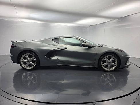 Used 2022 Chevrolet Corvette Stingray Preferred Cpe w/ Z51 Performance Package RWD image 3