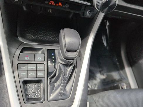 Used 2024 Toyota RAV4 LE AWD/4WD image 12