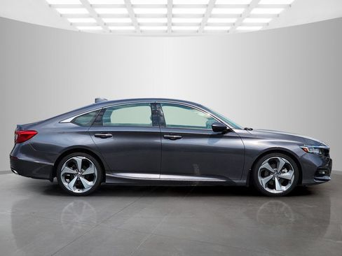 Used 2018 Honda Accord Touring image 7