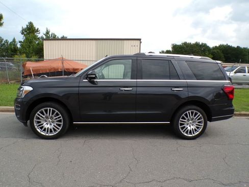 Used 2024 Ford Expedition Limited AWD/4WD image 4