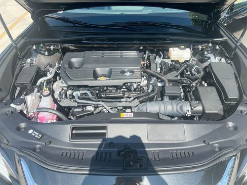 Certified 2025 Lexus ES 300h w/ Premium Package image 10