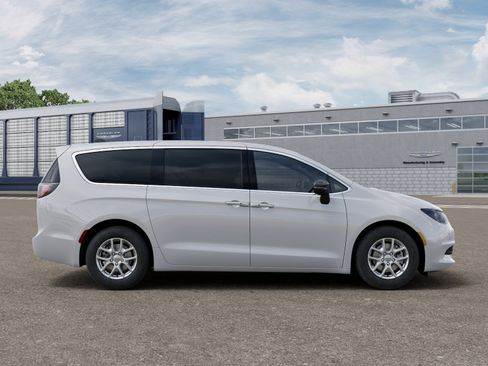 New 2026 Chrysler Voyager LX FWD image 22