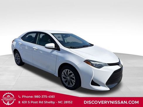 Used 2018 Toyota Corolla LE FWD image 4
