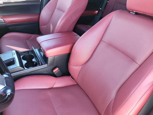 Used 2022 Lexus GX 460 Premium w/ Premium Plus Package image 13