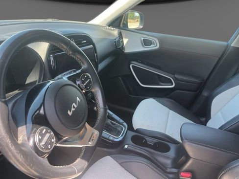 Used 2023 Kia Soul GT-Line FWD image 11