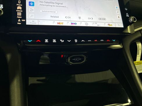 New 2026 Jeep Grand Cherokee Altitude image 25