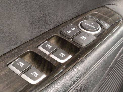 Used 2020 Kia Sorento FWD V6 image 27
