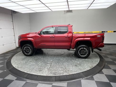 Used 2025 Toyota Tacoma TRD Sport AWD/4WD image 6