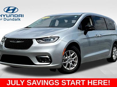 Used 2024 Chrysler Pacifica Touring-L