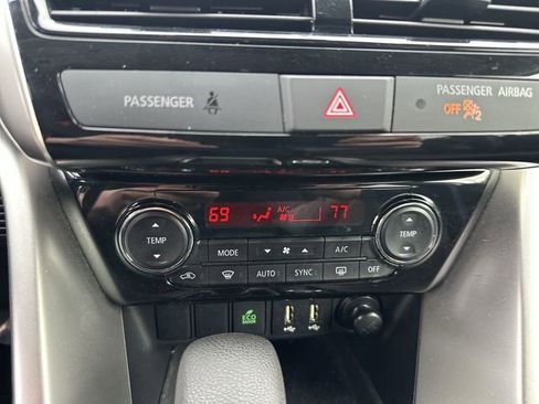 Used 2025 Mitsubishi Eclipse Cross AWD image 18