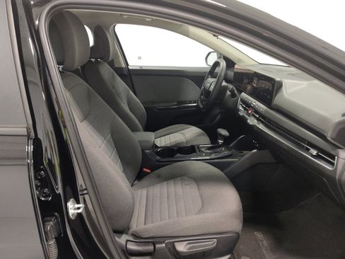 Used 2025 Kia K4 EX FWD image 21