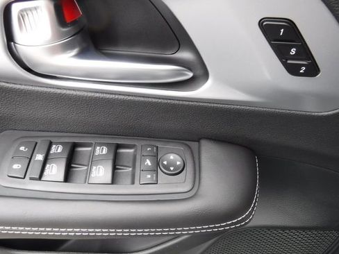 New 2026 Chrysler Pacifica Limited image 16