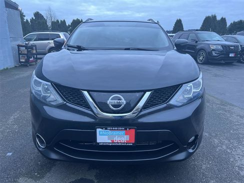 Used 2018 Nissan Rogue Sport SL image 3
