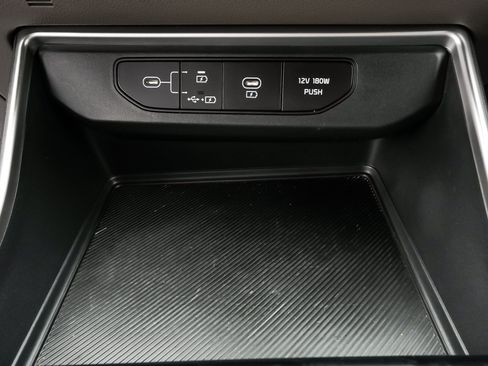 Used 2026 Kia Carnival LXS FWD image 31