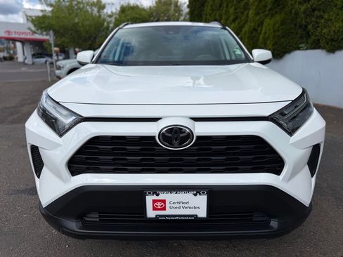 Used 2022 Toyota RAV4 XLE image 3