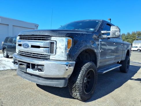Used 2017 Ford F250 XLT image 3