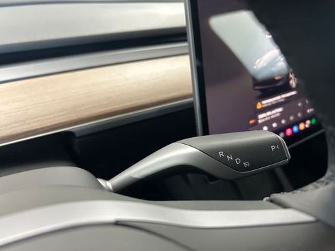 Used 2024 Tesla Model Y Long Range RWD image 18