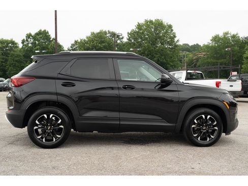 Used 2023 Chevrolet TrailBlazer LT FWD image 9