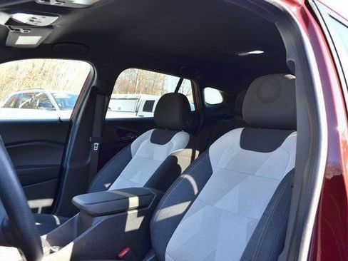 Used 2024 Chevrolet Trax RS image 18