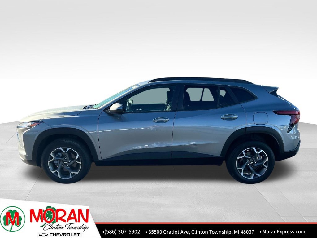 Certified 2024 Chevrolet Trax LT FWD image 3