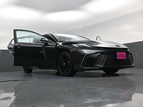 Used 2025 Toyota Camry SE w/ Convenience Package FWD image 23