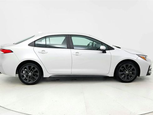 Used 2023 Toyota Corolla SE FWD image 6