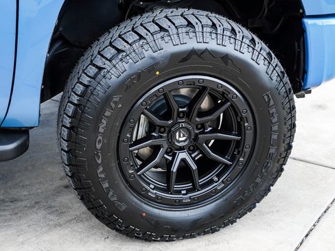 Used 2019 Toyota Tundra Limited w/ Limited Premium Package AWD/4WD image 10