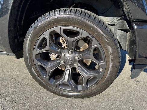 Used 2020 RAM 1500 Limited w/ Black Appearance Package image 27