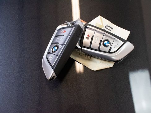 Used 2020 BMW 540i xDrive w/ Premium Package image 26