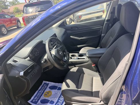 Used 2024 Nissan Altima 2.5 S FWD image 8