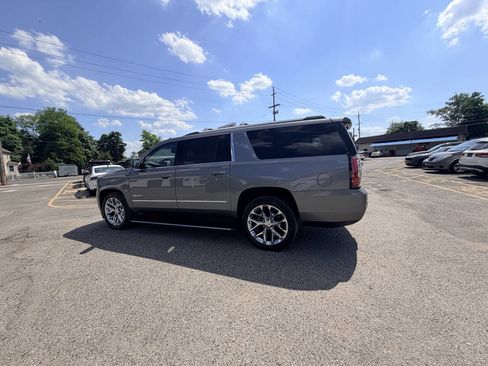Used 2019 GMC Yukon XL Denali w/ Denali Ultimate Package AWD/4WD image 44