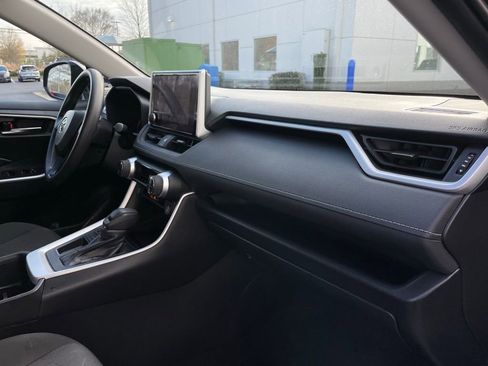 Used 2024 Toyota RAV4 XLE image 34