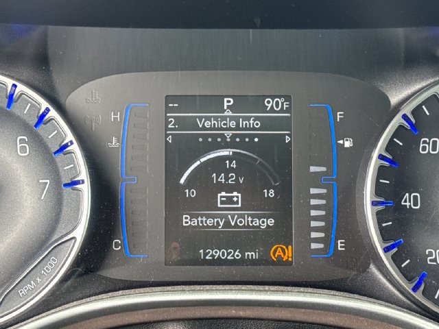 Used 2018 Chrysler Pacifica Touring-L FWD image 24