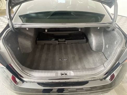 Used 2024 Nissan Altima 2.5 SR w/ SR Premium Package FWD image 28