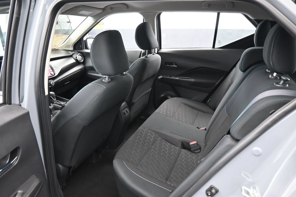Used 2023 Nissan Kicks SV FWD image 33