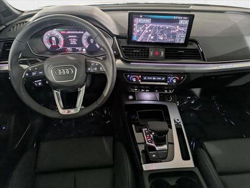 Certified 2025 Audi Q5 2.0T Premium Plus image 18