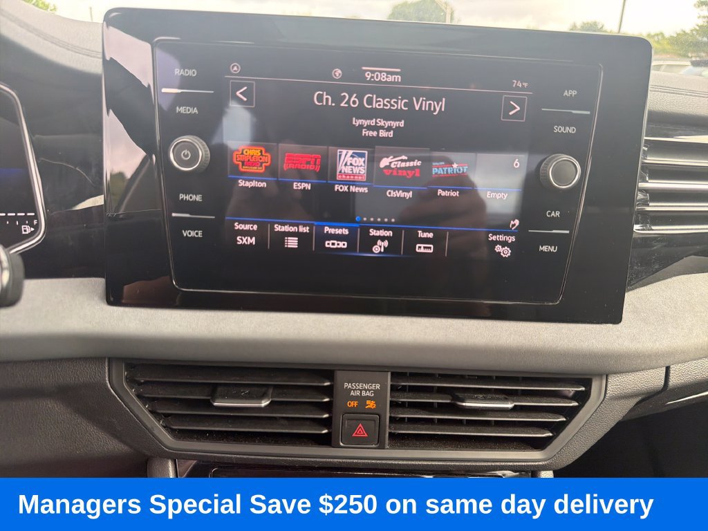 Used 2025 Volkswagen Jetta SE FWD image 18
