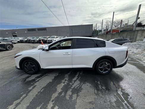 Used 2025 Kia K4 LXS image 7