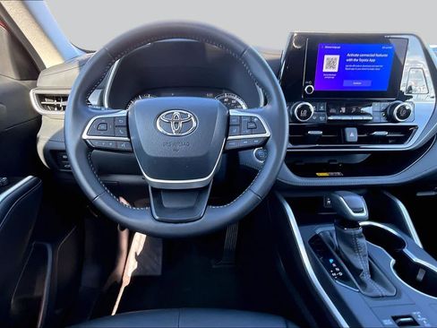 Used 2026 Toyota Highlander XLE AWD/4WD image 6