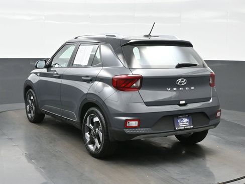 Certified 2025 Hyundai Venue Limited image 4