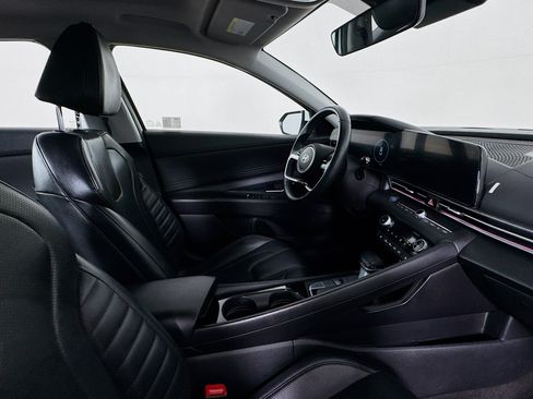 Used 2024 Hyundai Elantra Limited FWD image 27