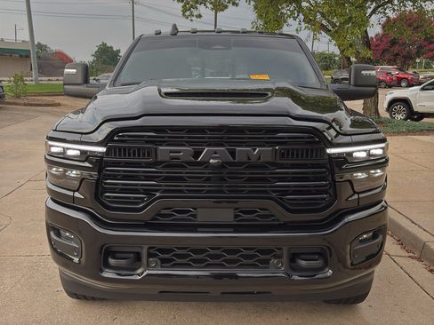 Used 2025 RAM 2500 Laramie AWD/4WD image 3