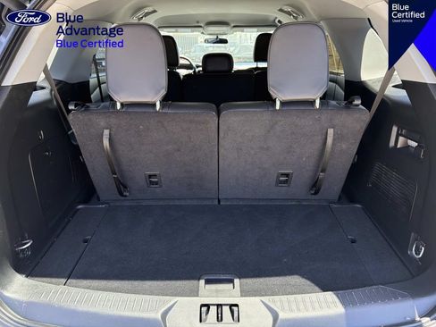 Used 2023 Ford Explorer XLT w/ Equipment Group 202A RWD image 7