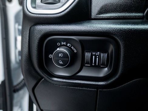 Used 2026 RAM 2500 Laramie AWD/4WD image 41