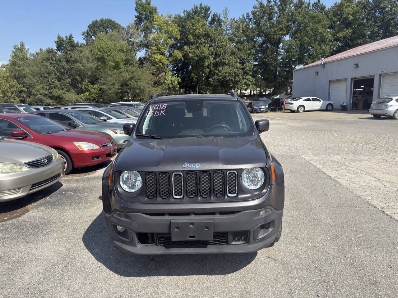 Used 2018 Jeep Renegade Latitude AWD/4WD image 4