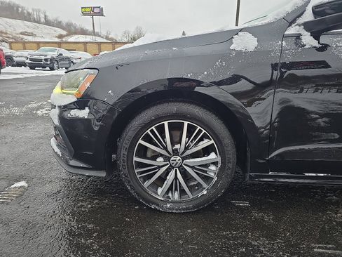 Used 2018 Volkswagen Jetta Wolfsburg Edition image 8