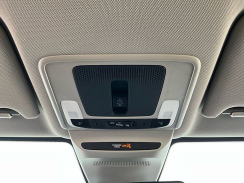 Used 2025 Honda HR-V EX-L image 16